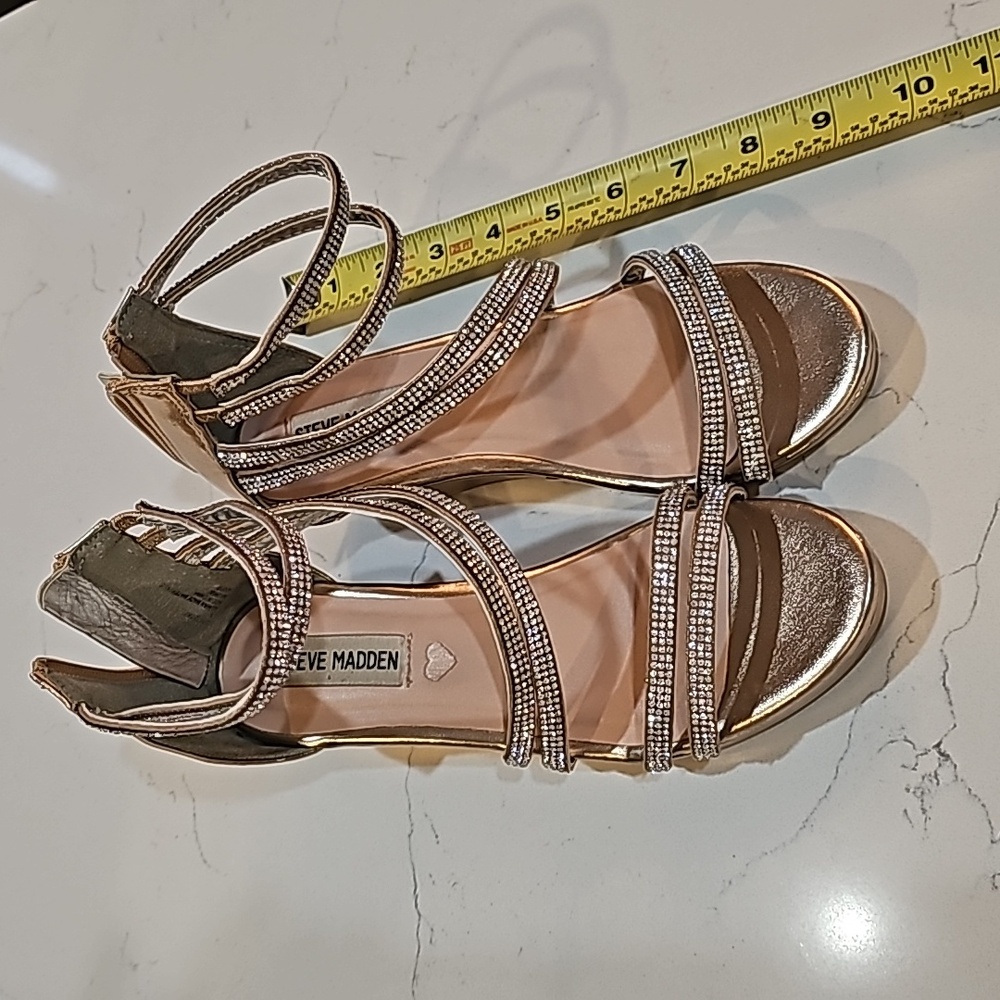Steve Madden Girls Dress Shoes Size 3 Rose Gold and Rhinestones